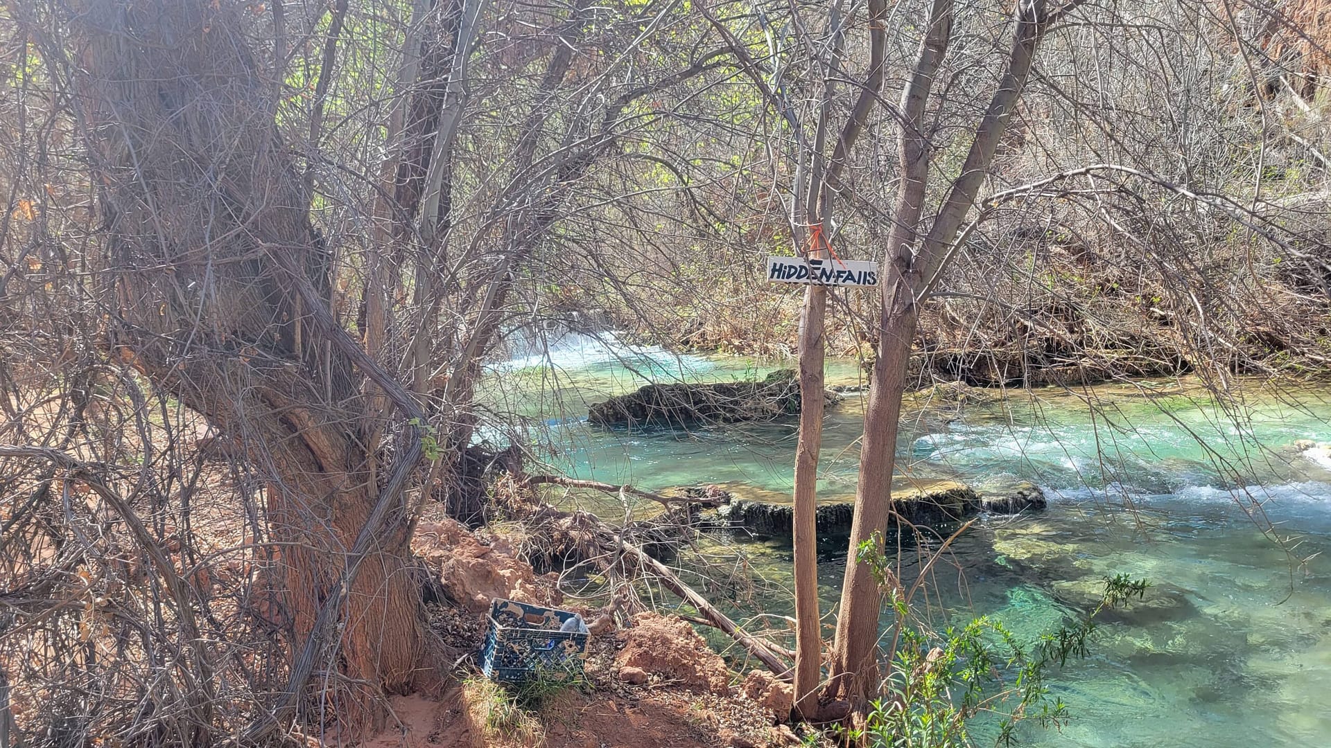 This way to Hidden Falls